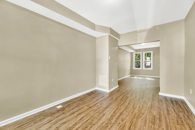 Building Photo - Beautiful Home in West Baltimore!