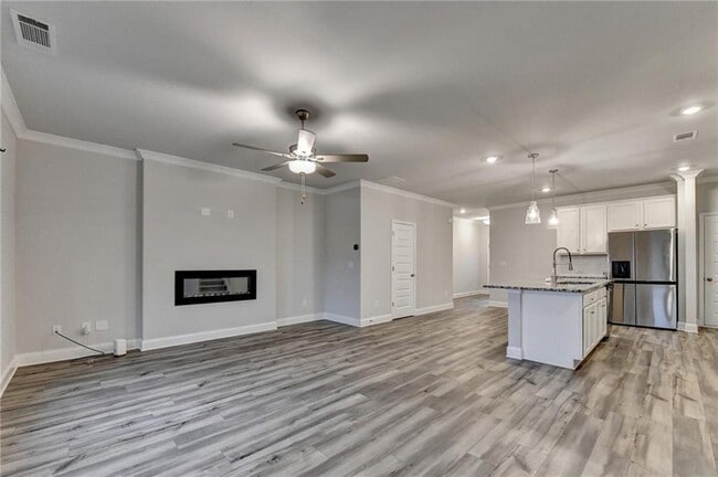 Building Photo - 3230 Westgate Park Dr