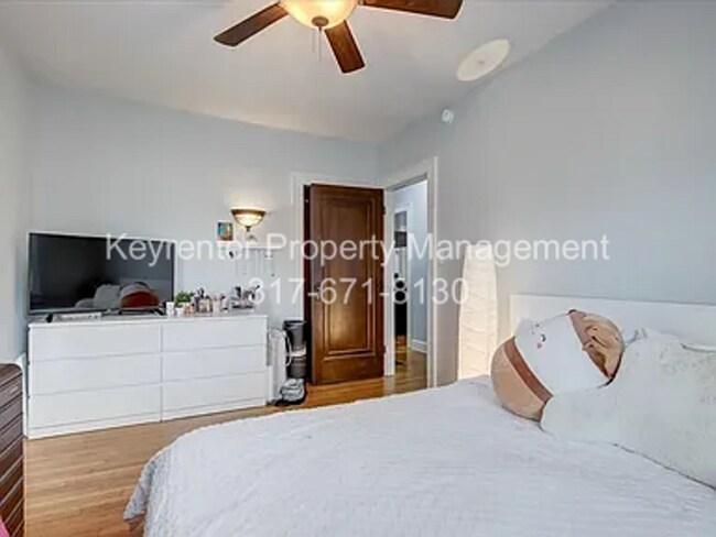 Building Photo - 528 W 43rd St