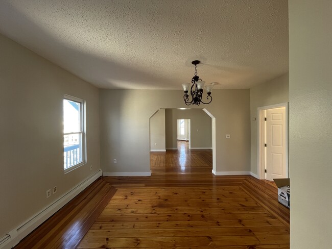 Building Photo - 509 Haverhill St