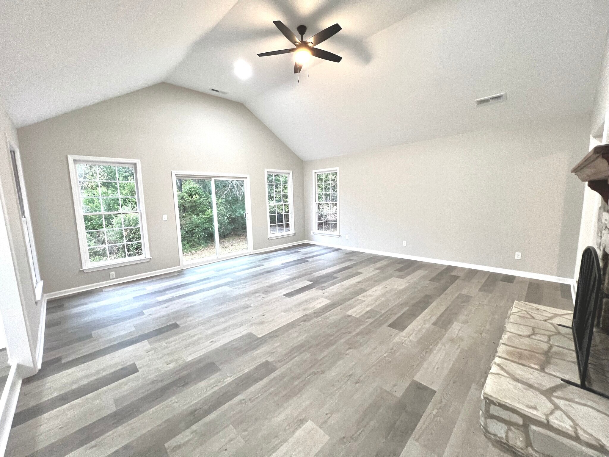 Building Photo - 2401 Clematis Trl