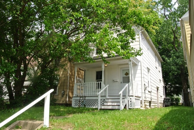 Primary Photo - 849 Grant St