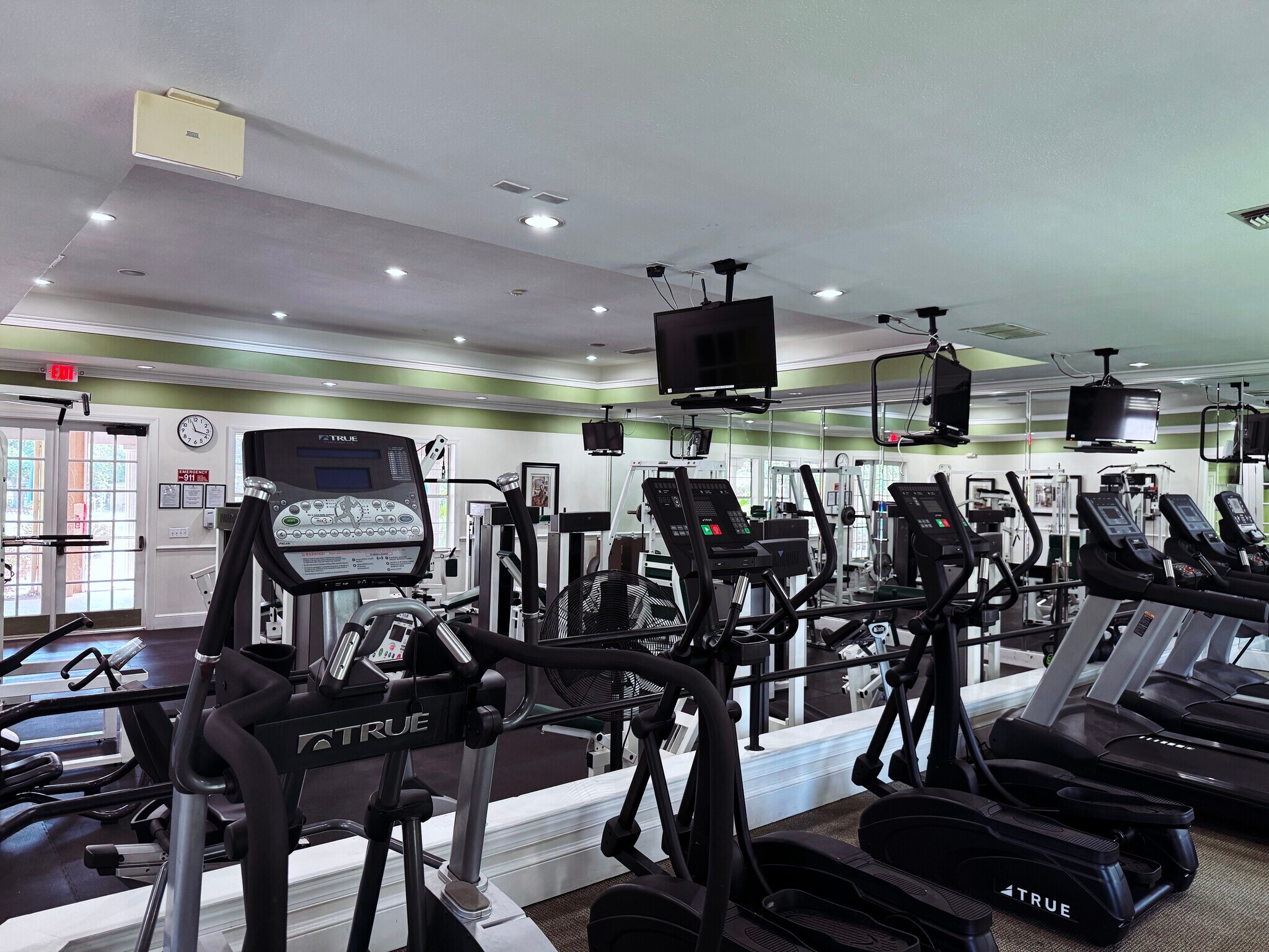 Gym - 10075 Gate Pky N
