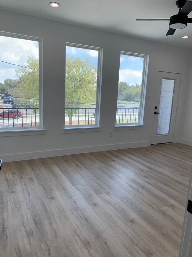 Building Photo - 9026 Scott St