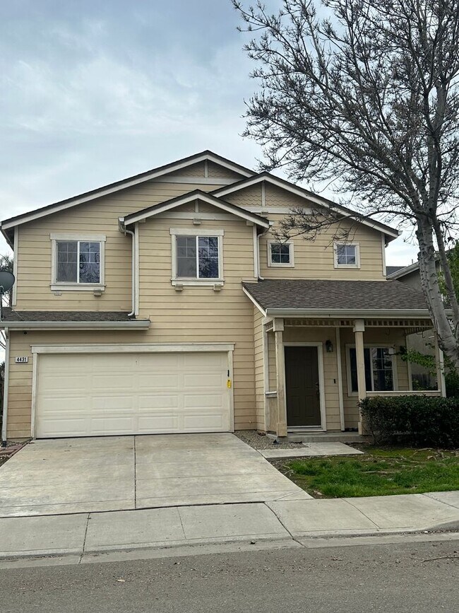 Building Photo - First 3 months offered at $2,495.00