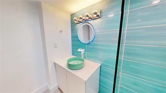 Building Photo - 301 87th Ave