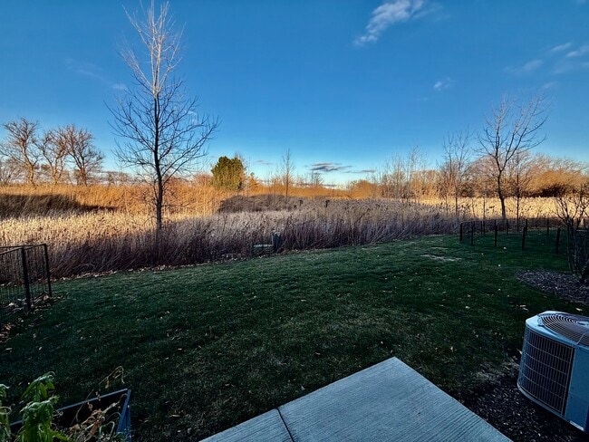 Building Photo - 1327 Draper Rd