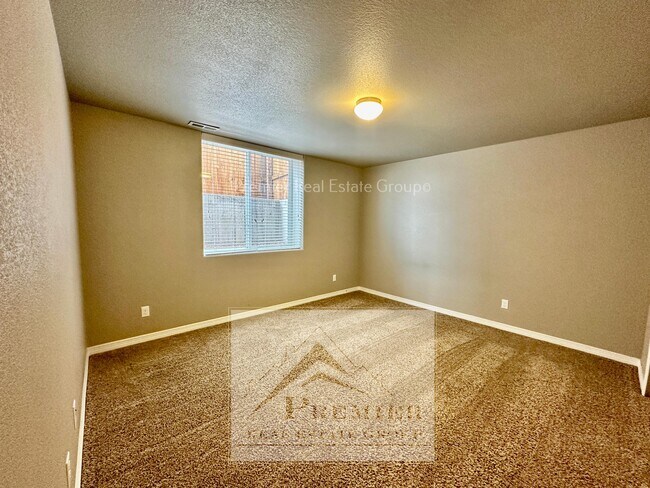 Building Photo - 7527 Dutch Loop