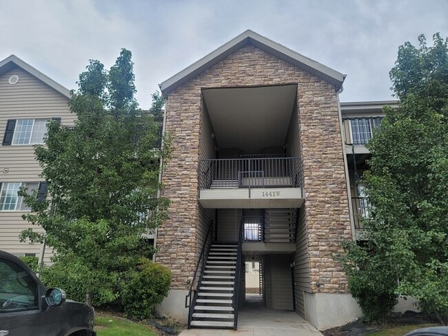 Building Photo - 1441 Westbury Way