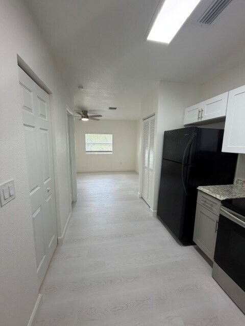Building Photo - 519 Pilgrim Rd