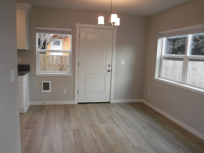 Building Photo - 5295 Chehalis Dr N