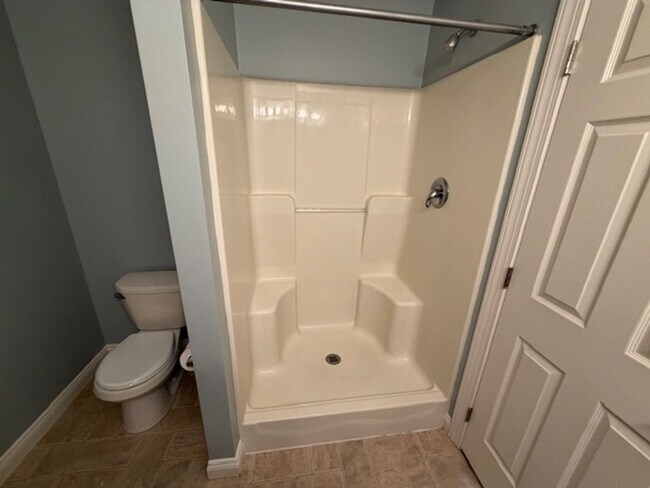 Building Photo - $2,100 townhome for rent Swatara township 3 bed 2.5 baths