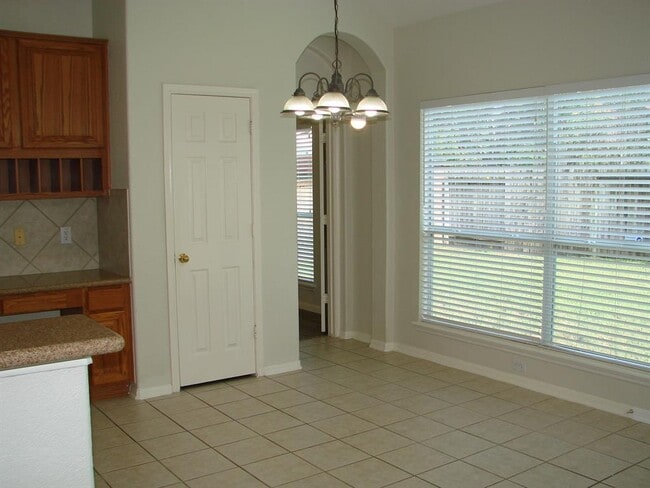 Building Photo - 22434 Cascade Springs Dr