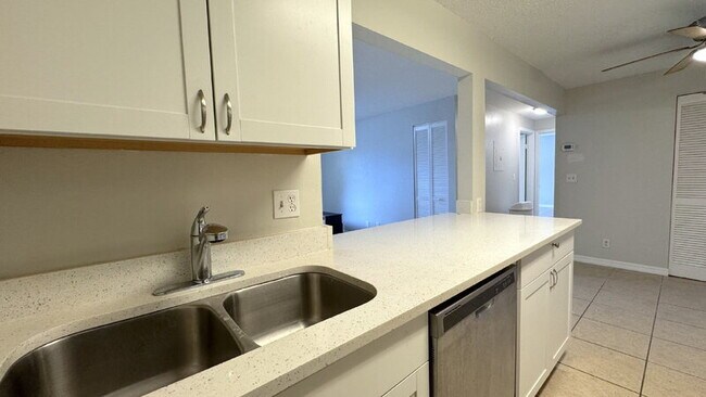 Building Photo - 3960 Oak Trail Run