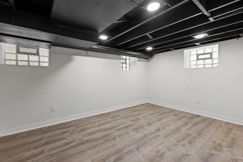 Building Photo - 1814 E Linnwood Ave