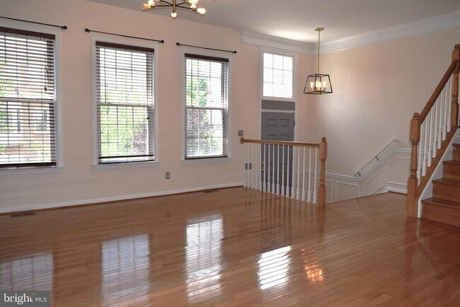 Building Photo - 43768 Virginia Manor Terrace
