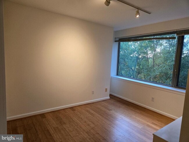 Building Photo - 5450 Whitley Park Terrace