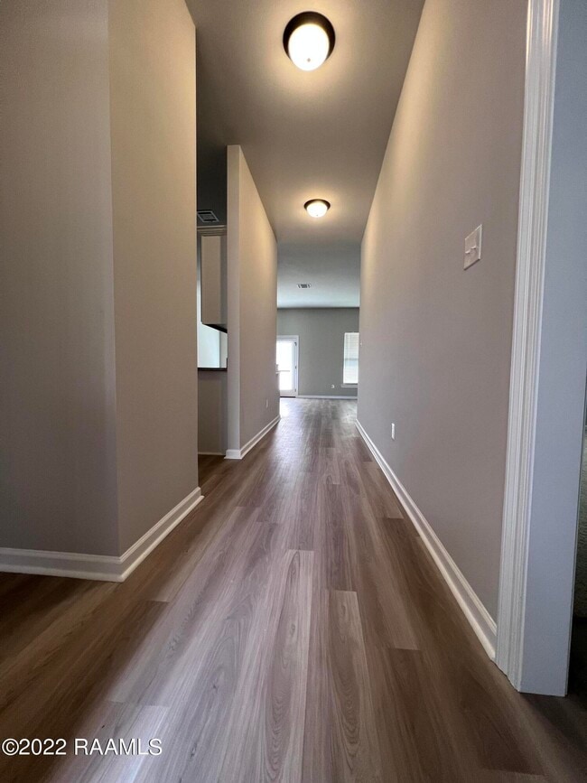 Building Photo - 304 Tall Meadows Ln