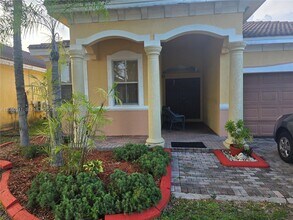 Building Photo - 15103 SW 11th Ln