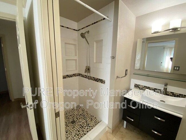 Building Photo - 15779 SW 87th Ave