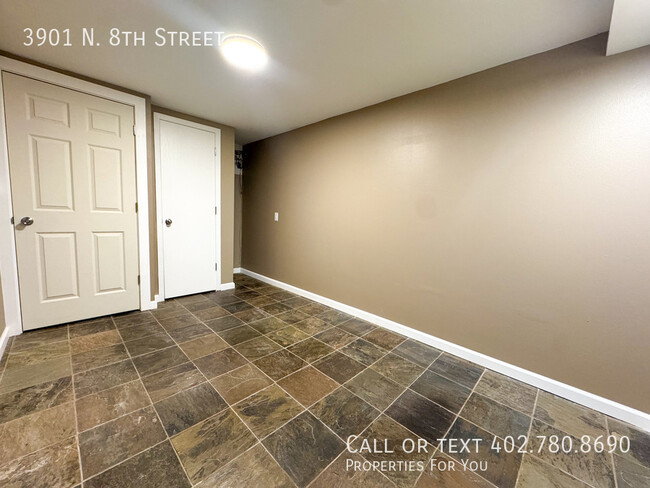 Building Photo - Fully remodeled townhome for rent!