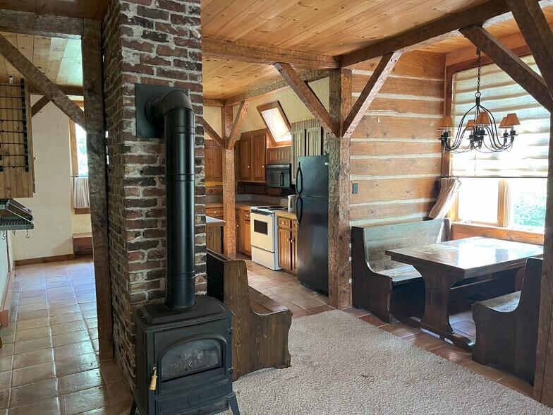 Building Photo - 55 S Main St