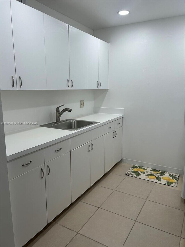 Building Photo - 13355 SW 9th Ct