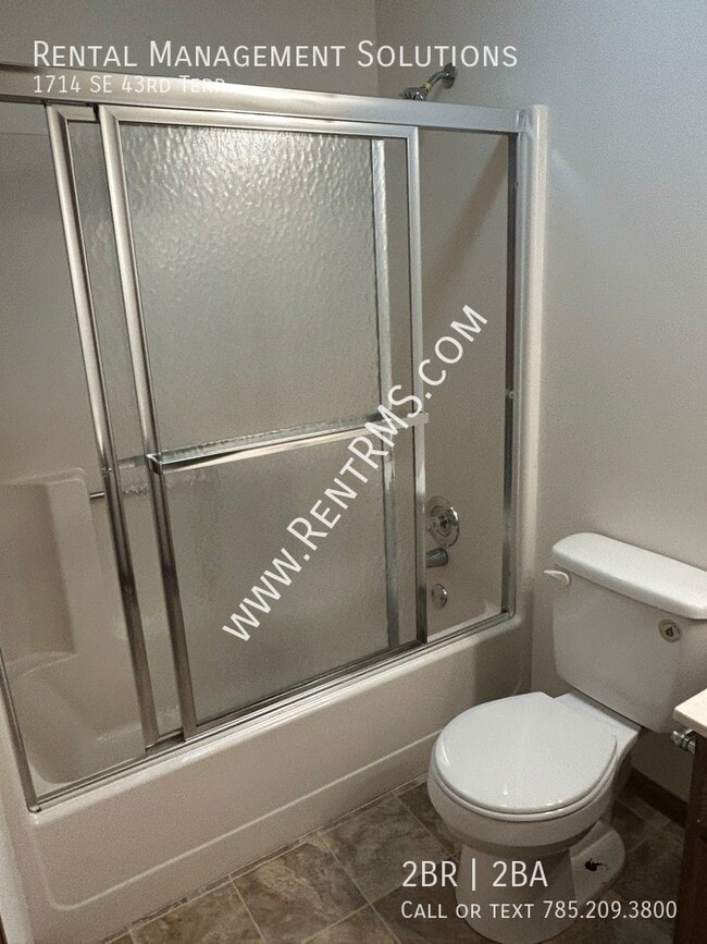 Building Photo - 1714 SE 43rd Terrace