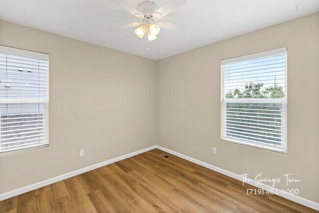 Building Photo - CHARMING, RECENTLY REMODELED 3BD HOME w/ E...