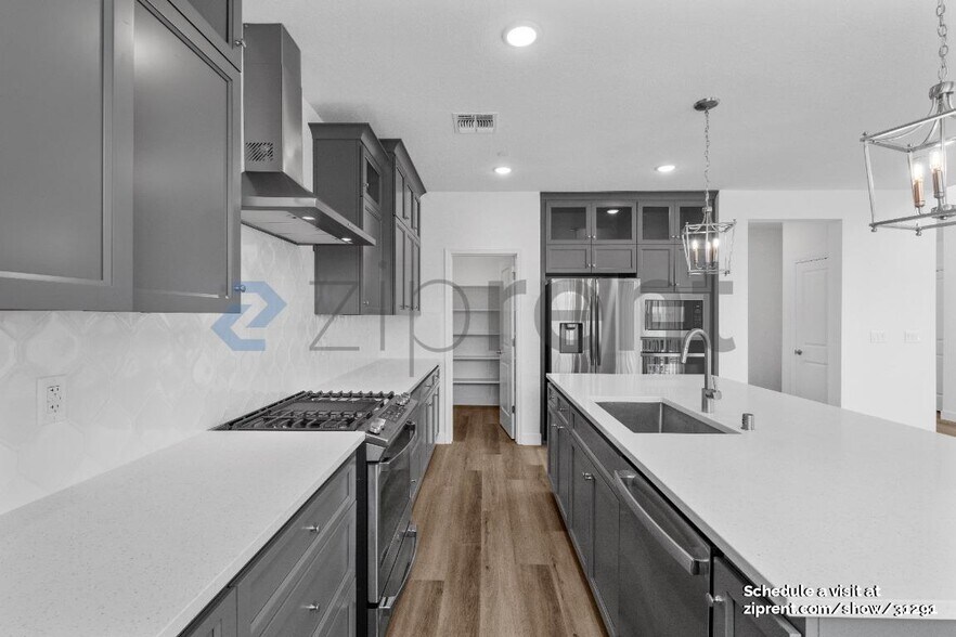 Building Photo - 15997 Mavericks Ln