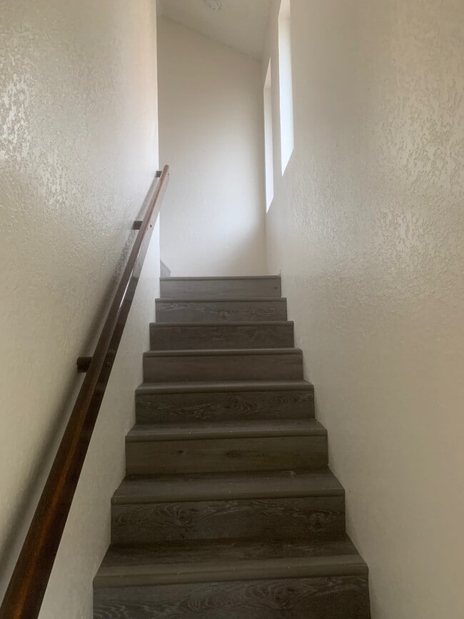 Building Photo - 1127 Bel Aire Cir