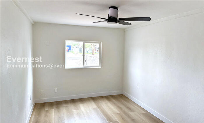 Building Photo - 2317 W Adams St