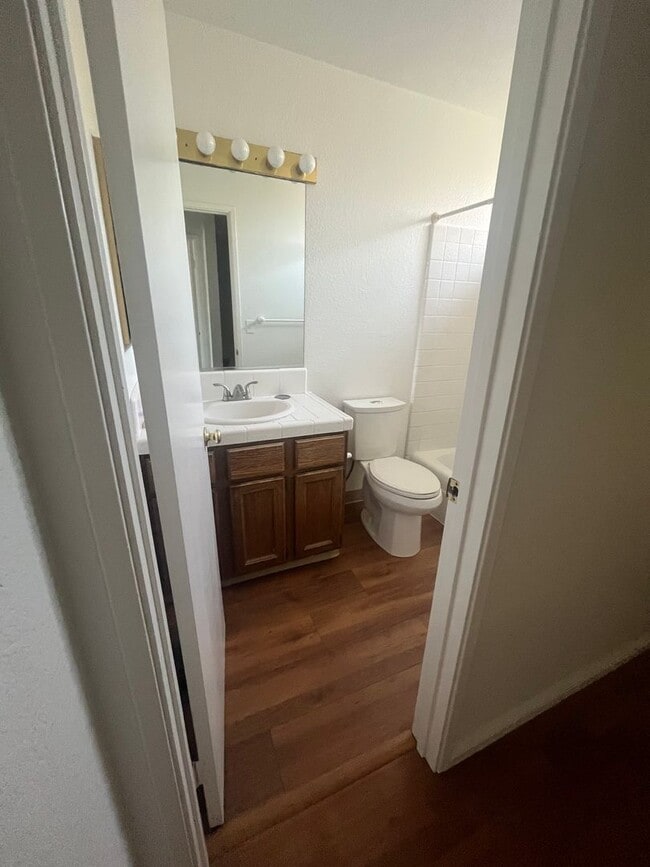 Building Photo - 1636 Brentwood Ln