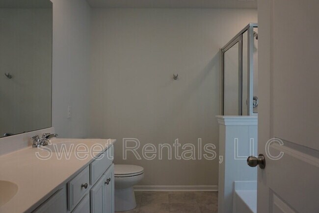 Building Photo - 210 Daniels Creek Cir