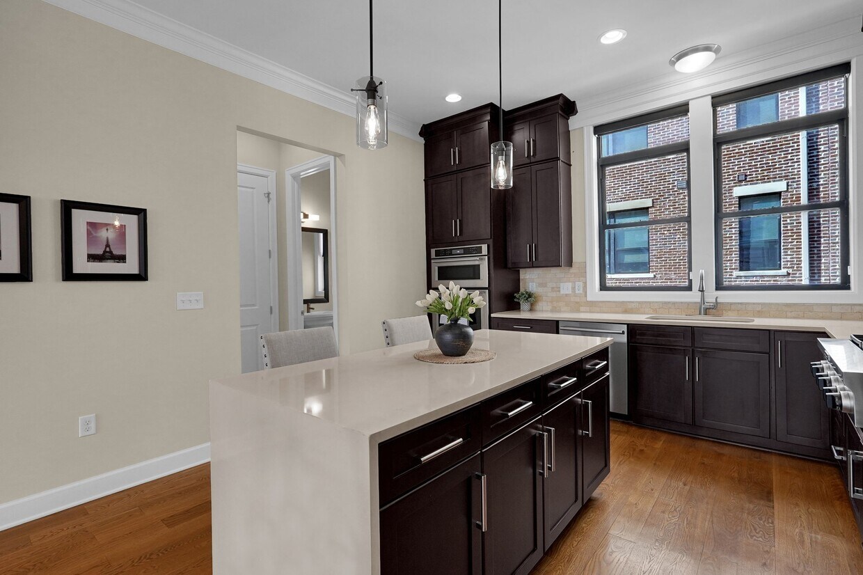 Building Photo - 1061 Harrison Park Pl