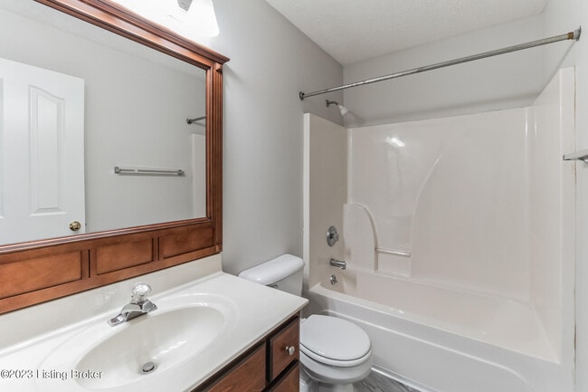 Building Photo - 674 Helm Ln