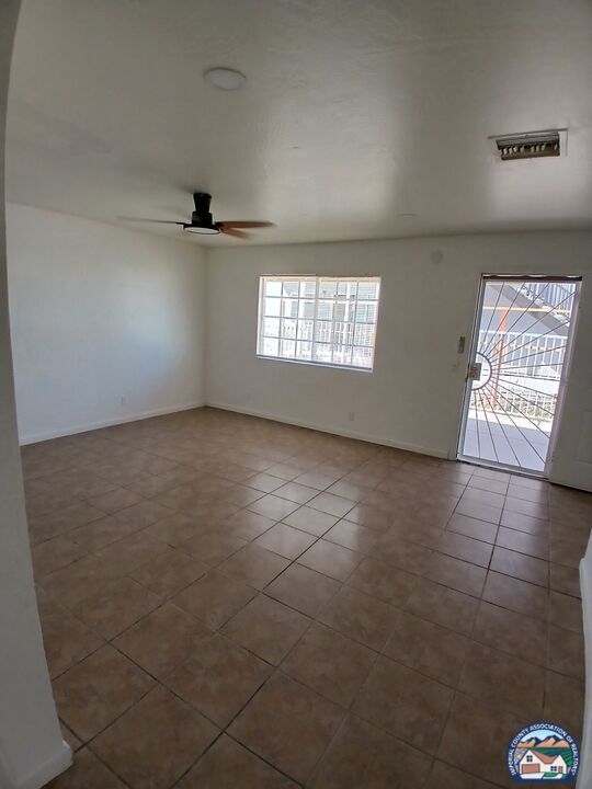 Building Photo - 162 W Alamo St