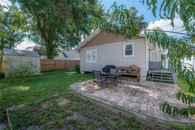 Building Photo - 207 W Hiawatha St