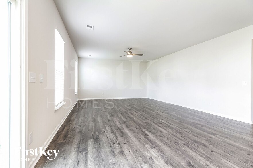 Building Photo - 454 Yoshino Cherry Dr