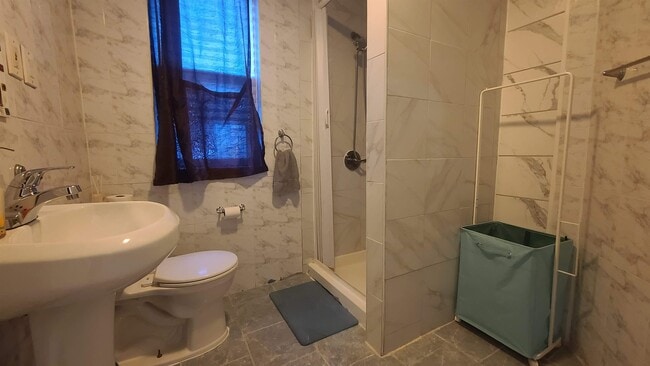 Building Photo - 42 49th St