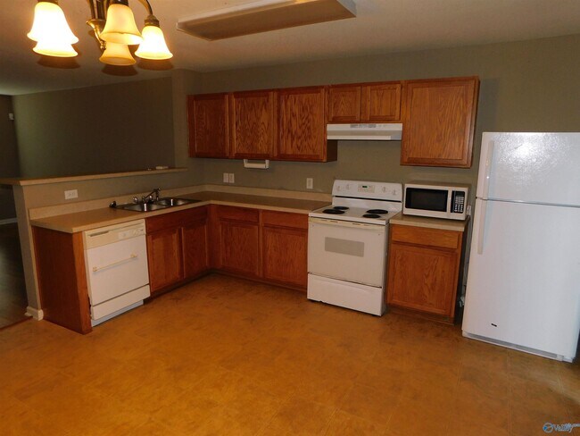 Building Photo - 3146 Castlecreek Dr SW