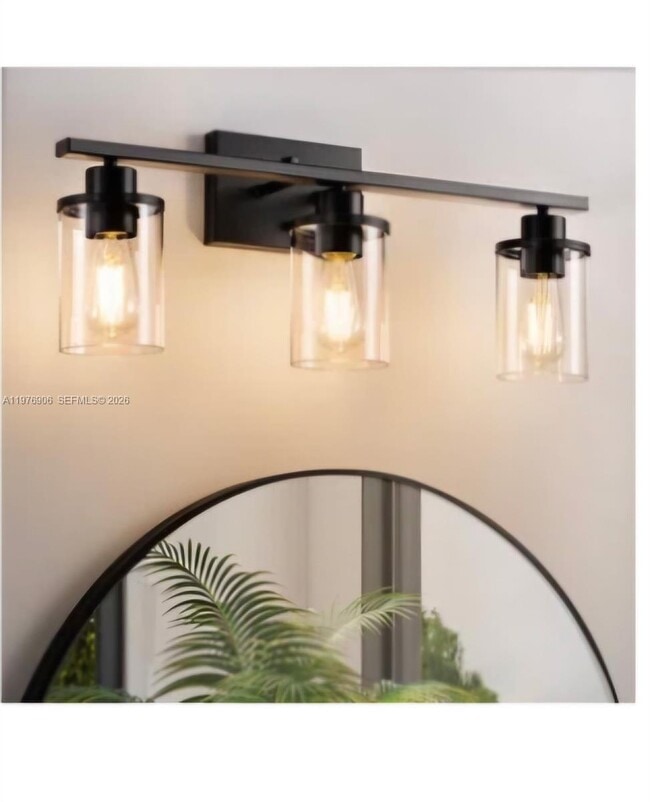 Building Photo - 7816 SW 102nd Ln