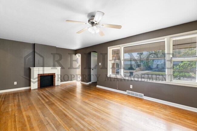 Building Photo - 853 N Terrace Dr