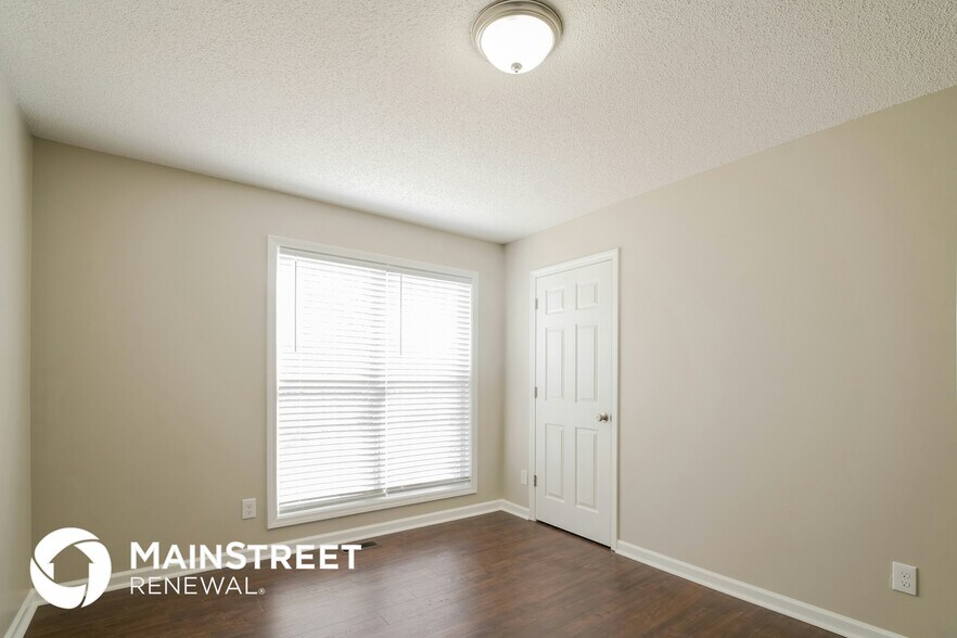 Building Photo - 10 Wisteria Dr