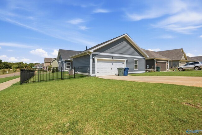 Building Photo - 151 Bridgestone Dr NE
