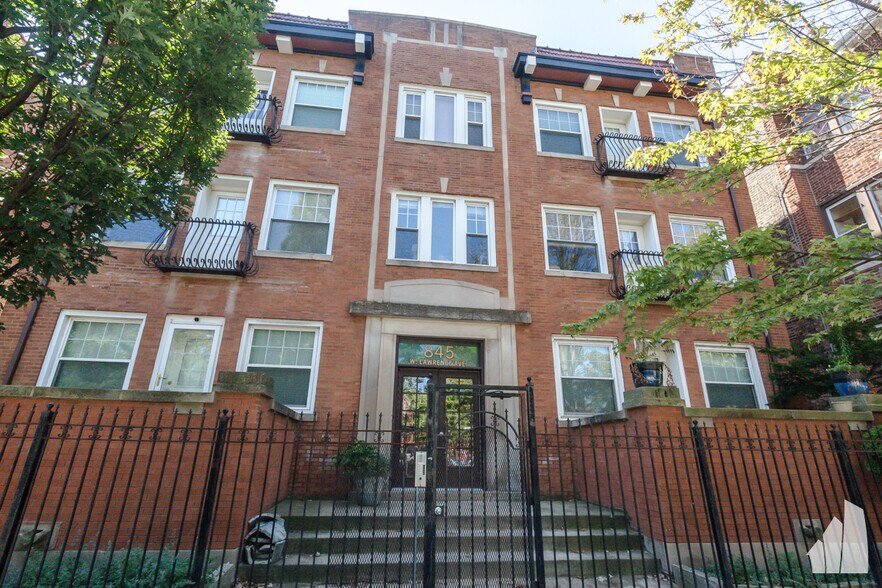 Building Photo - 845 W Lawrence Ave