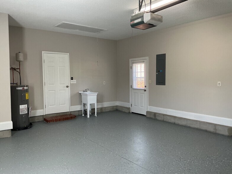 Building Photo - 546 Stonemason Dr