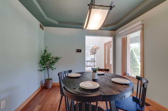 Building Photo - 4 bed 2 full bath 2 half bath home in Lambertville with finished basement for rent!