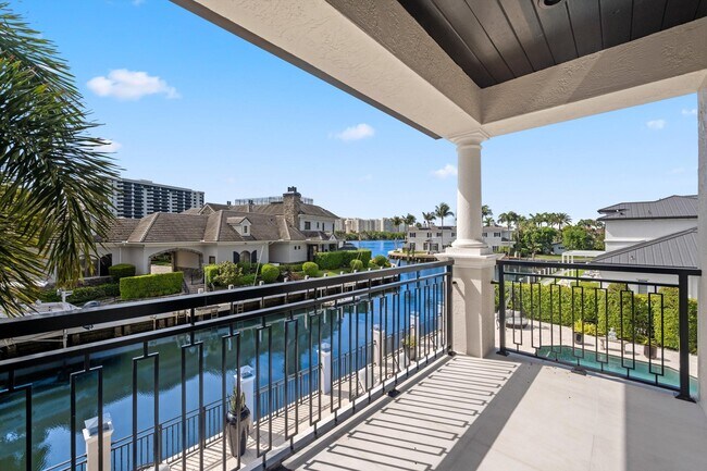 Building Photo - 7474 NE Bay Cove Ct