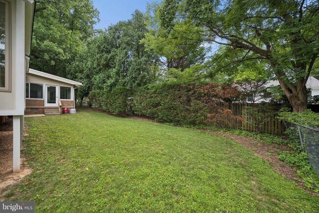Building Photo - 7016 Hopewood St
